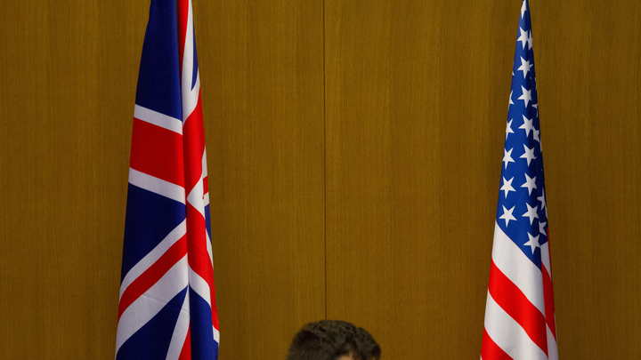 Джонсон: США и Британия не сходятся во взглядах на кандидатуру следующего президента Украины