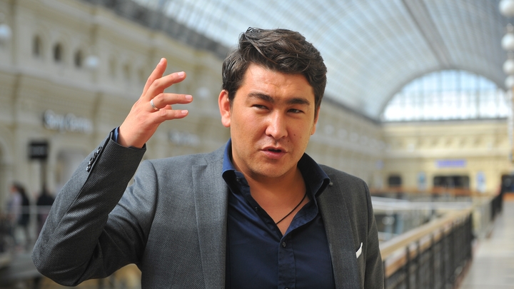 Комик Азамат Мусагалиев неделю скрывал рождение сына