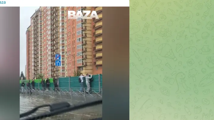 Затопило МКАД и станции МЦД: последствия ливня в Подмосковье сняли на видео