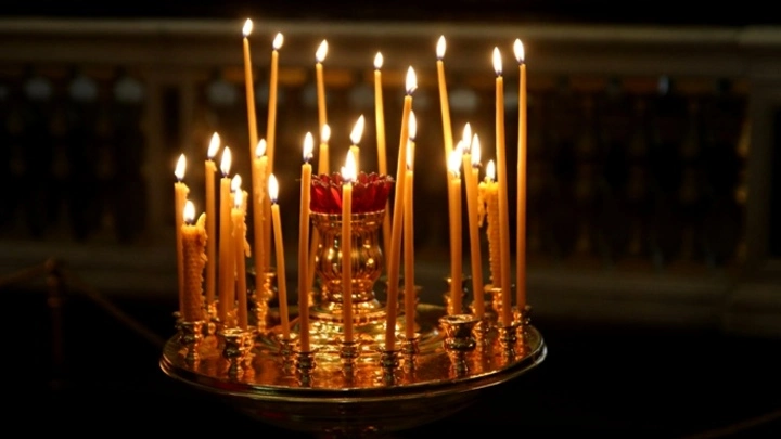 Священник рассказал, что святую воду больше года не хранят