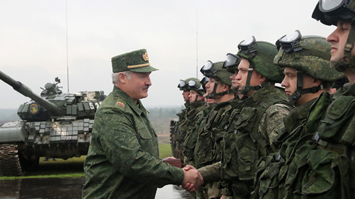 Белорусские военные могут отправиться в Сирию в составе гуманитарной миссии