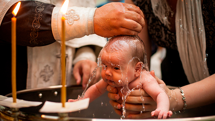 Дитя содомитское: Можно ли крестить ребёнка гомосексуалистов?