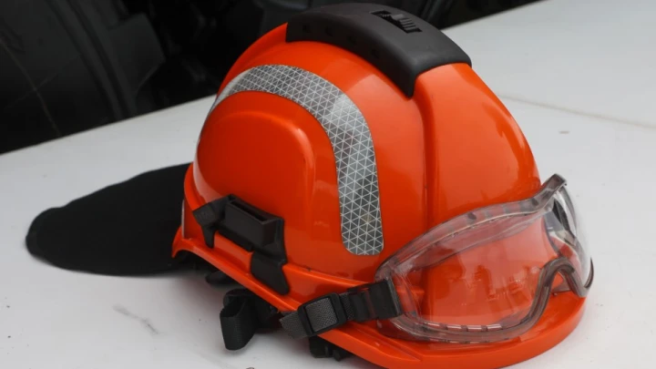 Крупный пожар в Подмосковье убил четырёх человек: Полыхает тепличный комплекс