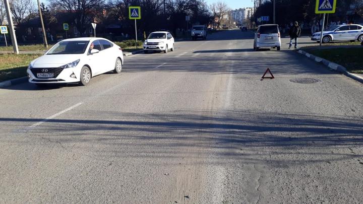 В Азове 77-летнего пенсионера сбил мини-фургон на пешеходном переходе