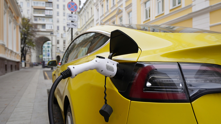 Количество электромобилей в Москве за восемь лет выросло в 20 раз - Собянин