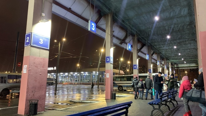 В Челябинске загорелся автовокзал Северные ворота