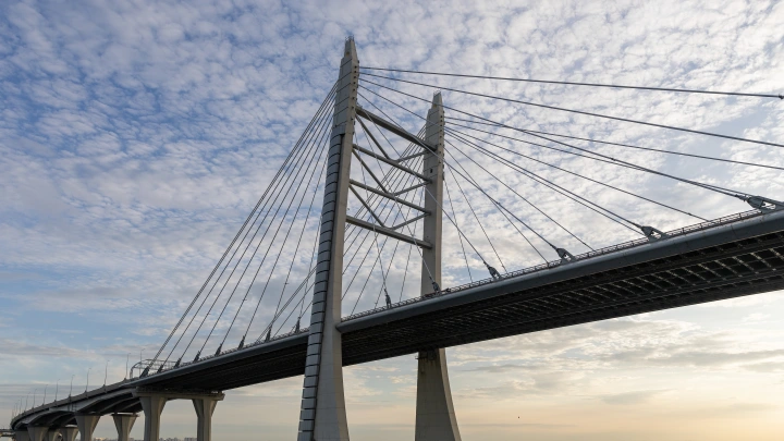 Страшная трагедия в Забайкалье: Ветер сбросил женщину с ребёнком с подвесного моста