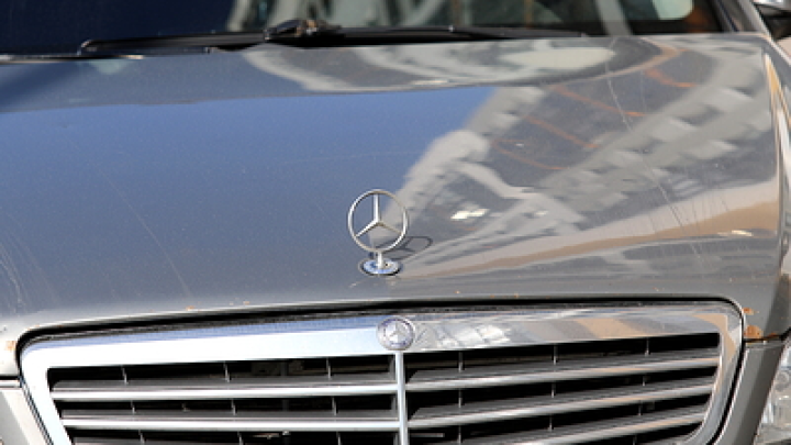 УП: Миндич сбежал с Украины на премиум-такси перед обысками