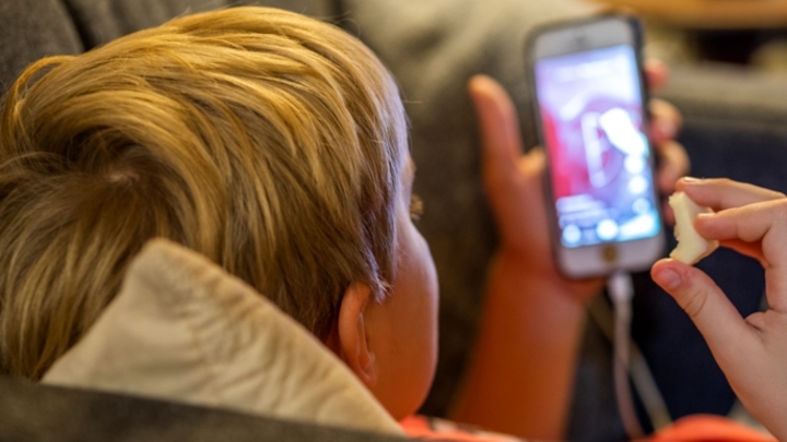 Юрист Соловьев сообщил об участившихся атаках мошенников на детей