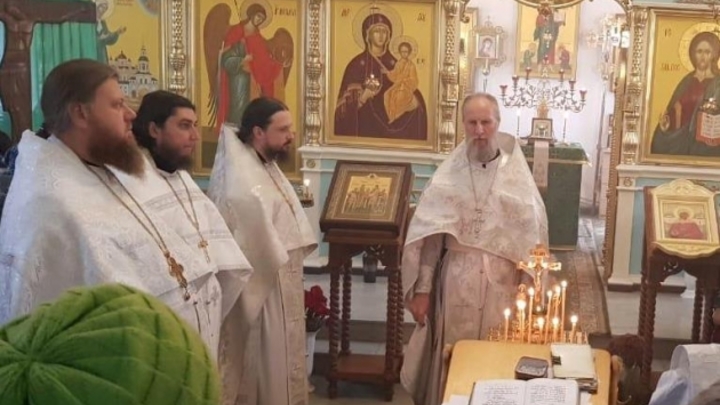 В храме во имя блаженной Ксении Петербургской прошла первая литургия после атаки раскольников