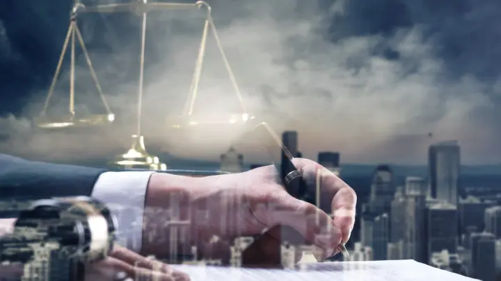 Как я решу, так и будет. Сочинский рейдер идёт на крайние меры: общежитию московского вуза угрожают сносом