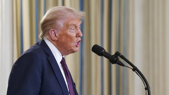 Трамп наш — или нет: Зеленского ненавидит, Китай боится, а с Путиным хочет договориться. Что стоят его угрозы с подлодками