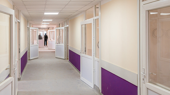 Больше месяца на ИВЛ: Коронавирус убил главврача московской поликлиники