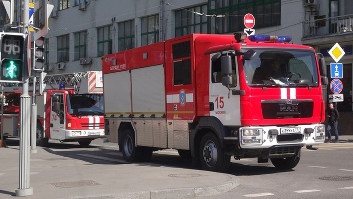 Эксперты выясняют причины пожара в Москве в супермаркете Дикси