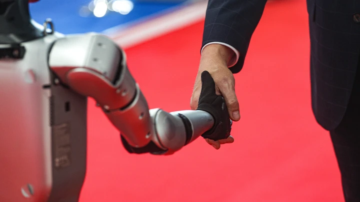 В России создали первого уникального робота для операций на почках