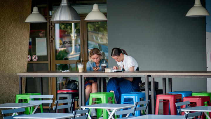 Воробьёв анонсировал открытие парикмахерских и кафе в Подмосковье