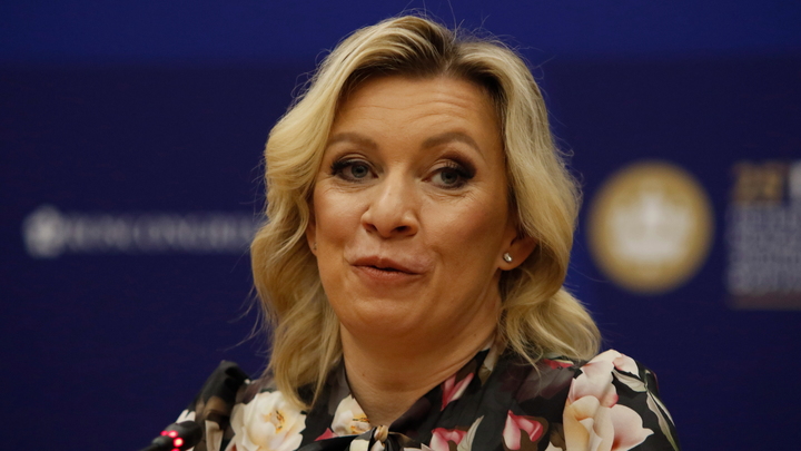 Захарова одним вопросом уела американца, вспомнившего про исторические земли: Наконец поняла