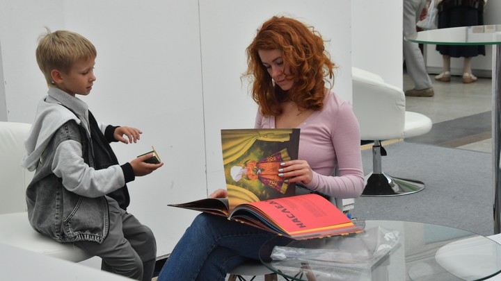 С ним была плутовка такова: как говорить с детьми о мошенниках