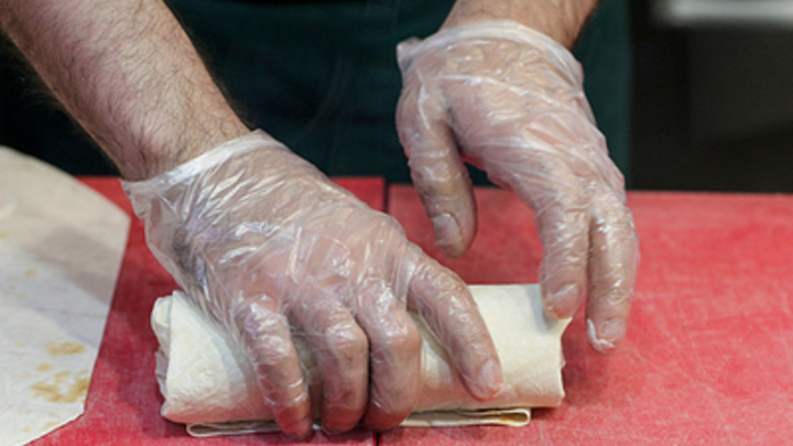 Чем опасна для человека шаурма: Комментарий диетолога