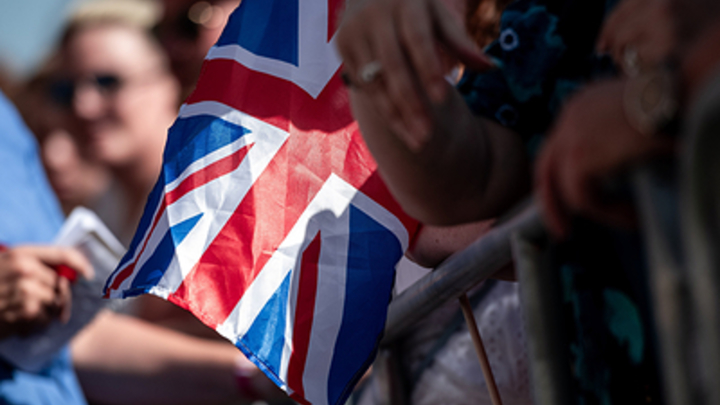 Лондон прикрыл бессовестный грабёж фиговым листом: Русский дипломат молчать не стал