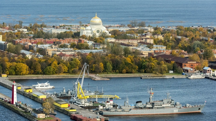 Историческую часть Кронштадта планируют сделать пешеходной из-за наплыва туристов