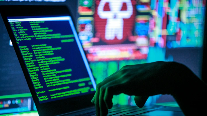 Получили от США миллионы долларов: Появились подробности масштабной хакерской атаки на Россию