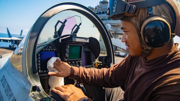 Штаты готовы отдать Киеву боевые самолёты. Но решение не принимают