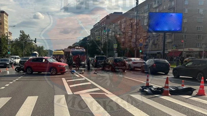Мотоциклист насмерть разбился в центре Москвы