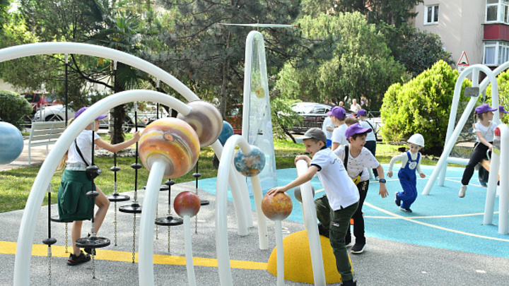 В Сочи открыли первую в России научную детскую площадку