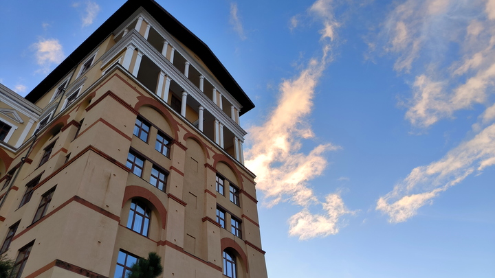 Обманула с квартирой и укатила на новой машине: в Сочи местные жители стали жертвами аферистки