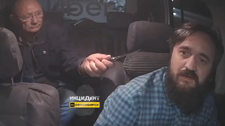 “За 200 рублей сесть хотите?”: пассажир угрожал ножом таксисту, не желая оплачивать поездку