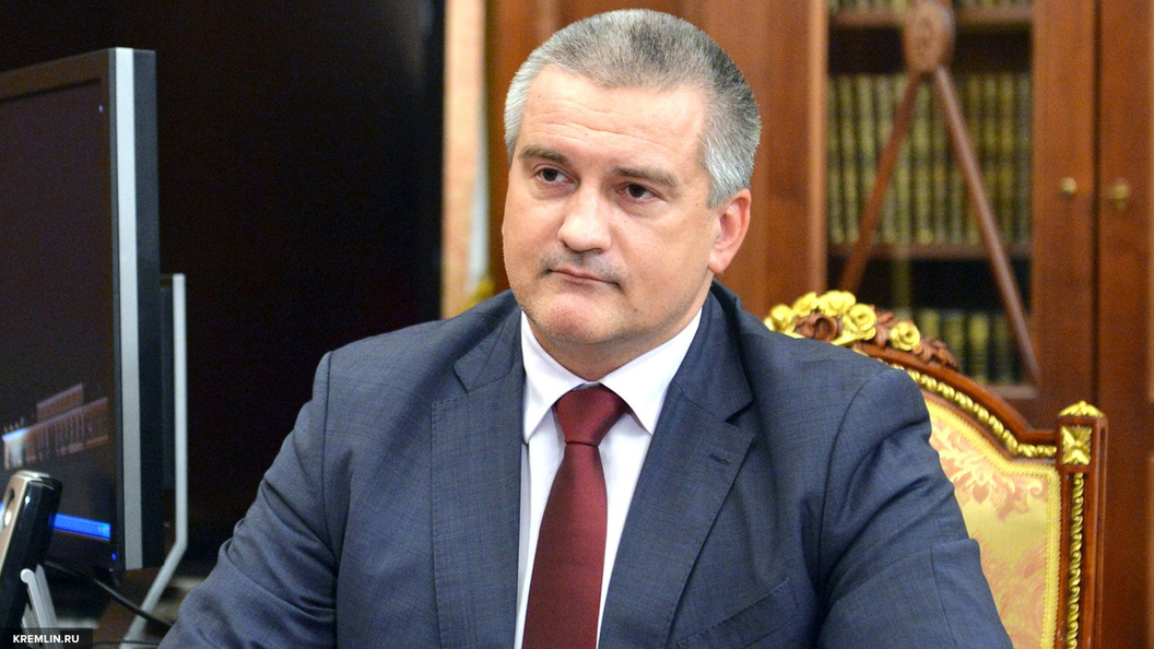 Аксенов разъяснил слова о монархии: Если бы Путин руководил СССР, страна бы не развалилась Аксенов разъяснил слова о монархии: Если бы Путин руководил СССР, страна бы не развалилась
