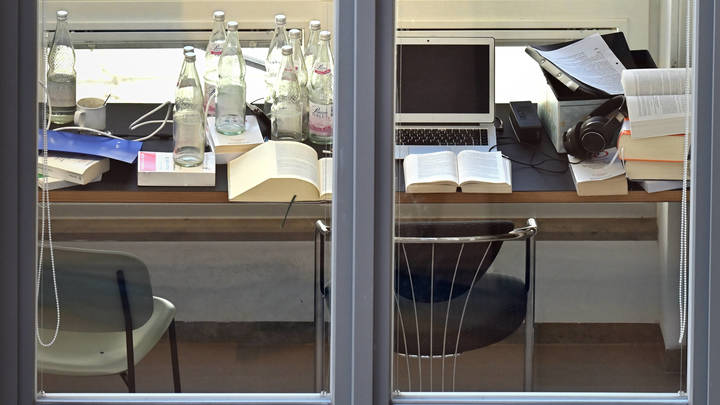 Работающих из-за рубежа русских могут обязать платить налоги в России