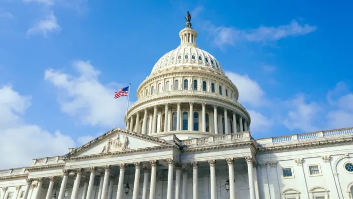 Америка прежде всего! Американцы не хотят помогать Украине оружием