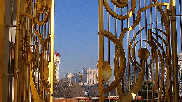 Чё, казахский изучаете уже?: Комик Сабуров издевательски посмеялся над русскими