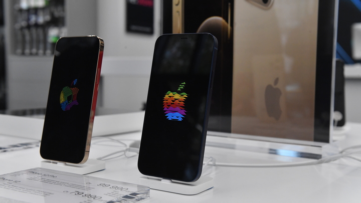 Новый iPhone 12 сделал пользователям бо-бо: Владельцы жалуются на опасный корпус