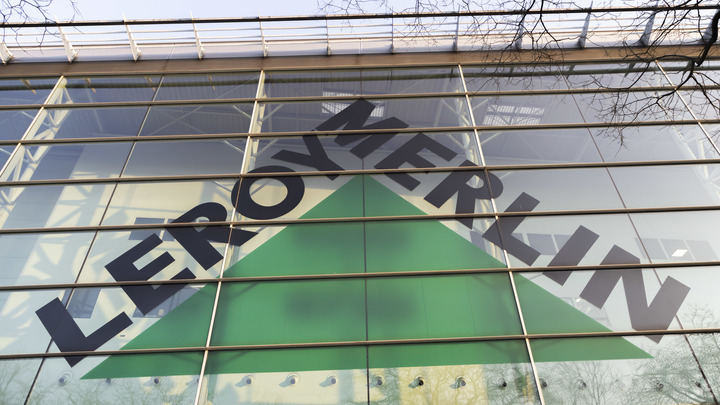 Володин поручил проверить все обои в “Леруа Мерлен” из-за карты Крыма и Донбасса: “Происки НАТО”