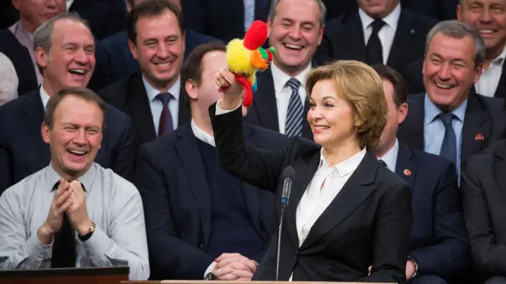 Еще одно предложение депутата: И тут Яна Поплавская сказала то, что хотят произнести тысячи