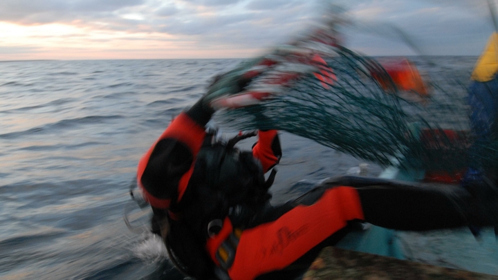 Дрейф в Охотском море, спас Ангел. Почему двое погибли, а один выжил? Капитан 1 ранга Гундаров объяснил