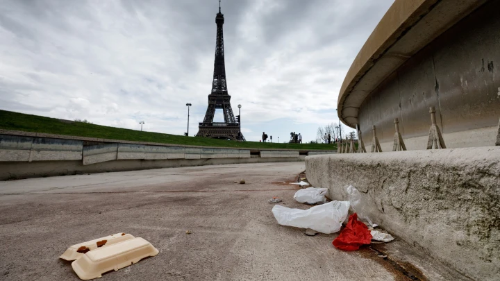 Париж в жизни - совсем не то, что на фото. Туристка описала суровую реальность: Так себе картина