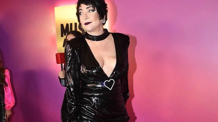 Извините, но я не включаю такое: Лолита обиделась на умную колонку