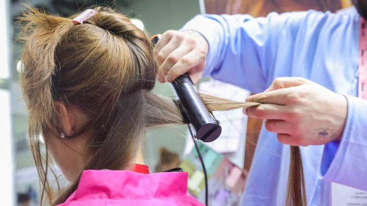 Стилист назвал самые модные стрижки этого сезона