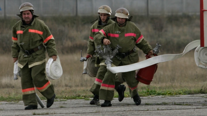 Жители Паркового помешали тушить пожар: есть пострадавшие