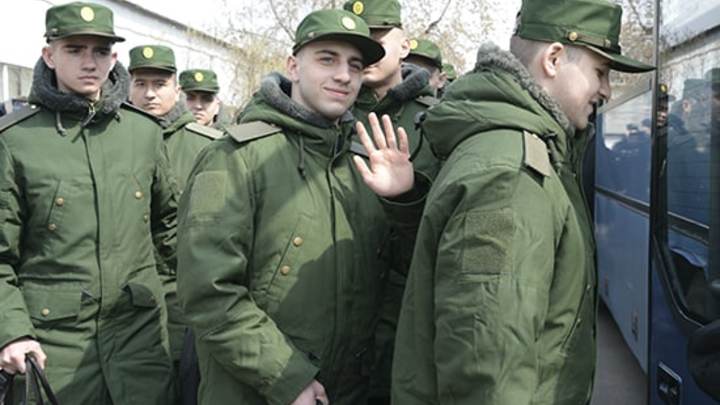 Военные сборы хотят ввести даже для не служивших в армии граждан России