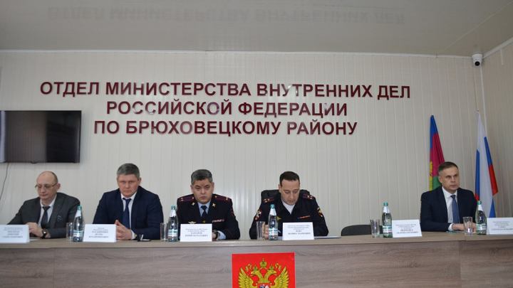 В Брюховецком районе на место уволенного за оборот оружия главы ОМВД назначили нового начальника