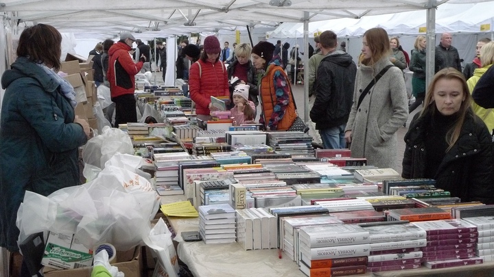 На фестиваль «Новая книга» в Новосибирск приедет писатель Пелевин