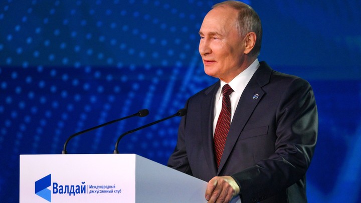 Путин рассказал, как работал переводчиком на встрече Коля с Собчаком