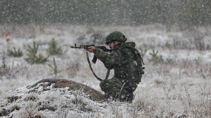 Колонна машин со снарядами армии России попала в засаду боевиков ВСУ. Всё решил смелый водитель