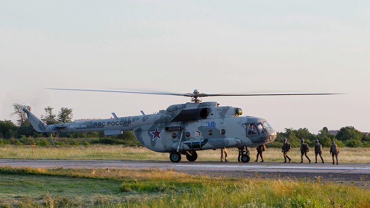 Экипаж разбившегося Ми-8 в Саратовской области смог спастись - Минобороны РФ