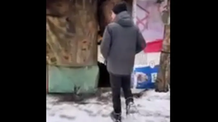 УФСИН Карелии показало на видео хижину преступника, скрывавшегося 8 лет в тайге